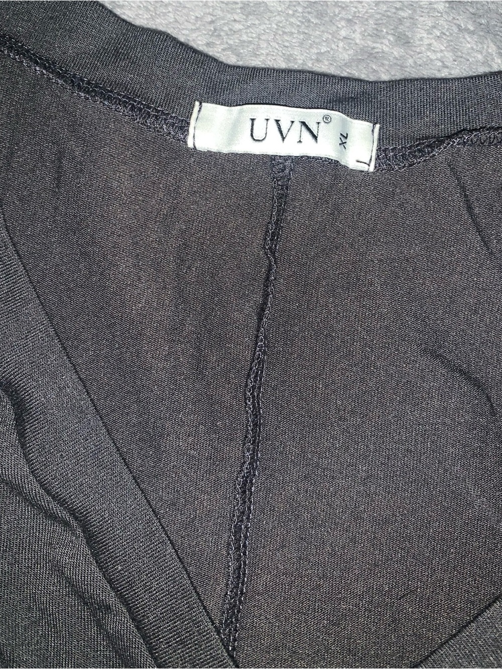 UVN grey V-Neck Top, super soft, womens XL